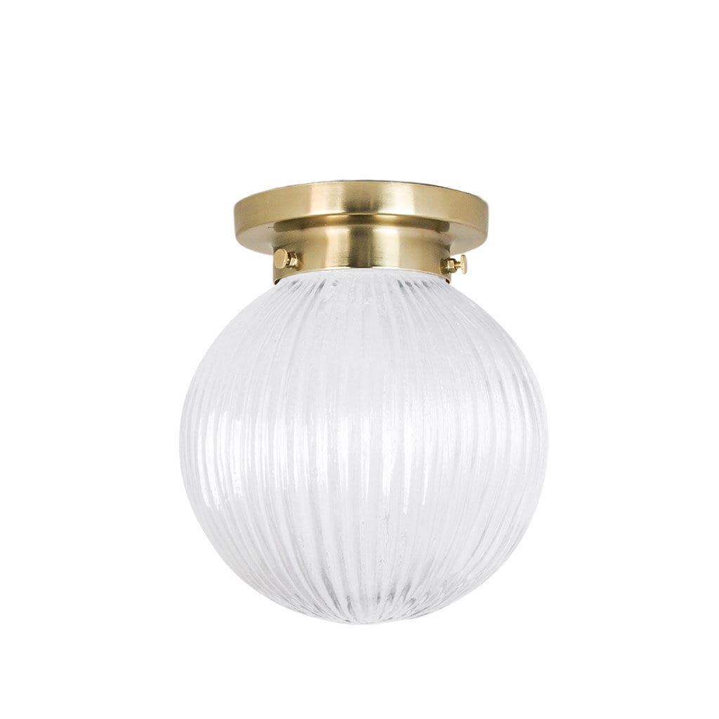 Badrumslampa tak Eivor från Strömshaga i mässingsfinish med klart räfflat glas