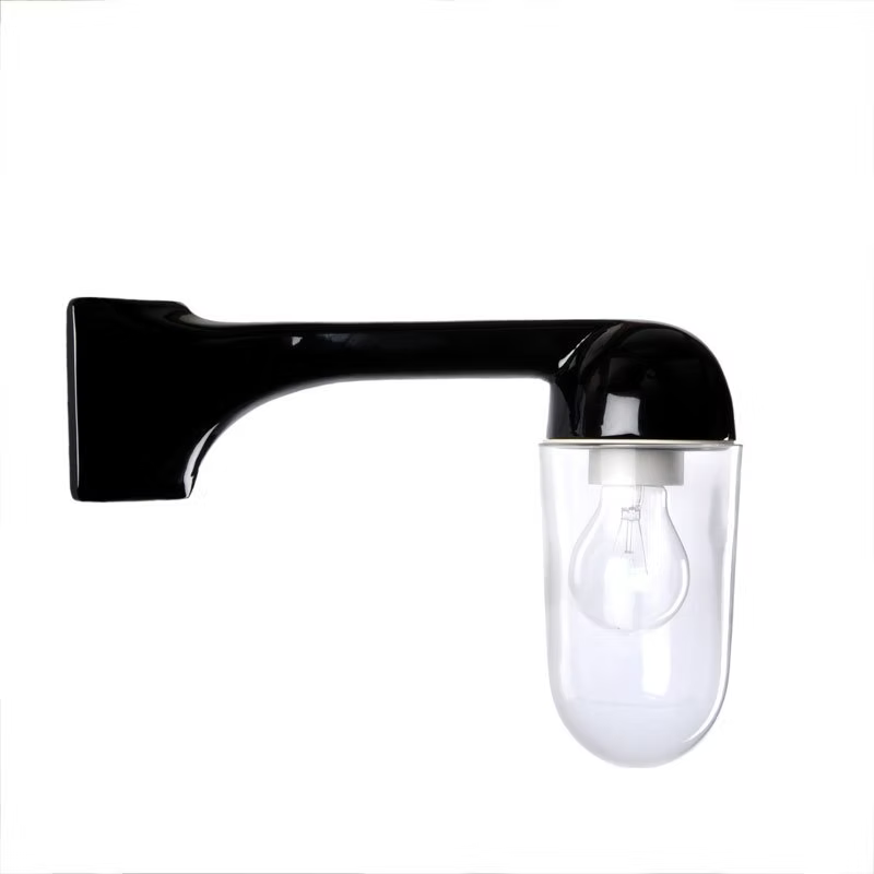 Funkis Hörn 90 Svart är en fasadarmatur i svartlackerad aluminium, designad för hörnmontage