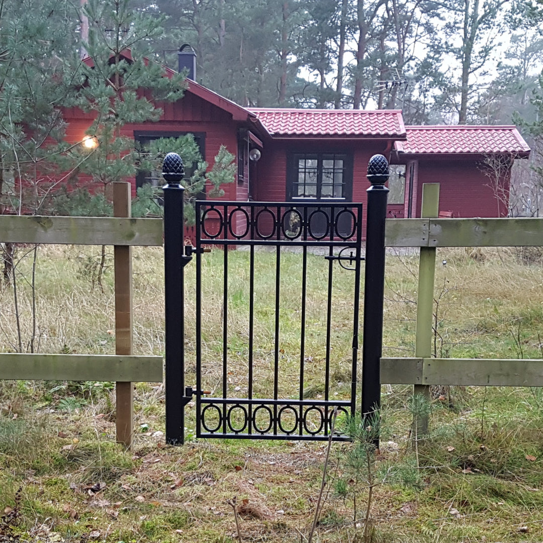 Sofiero smidesgrind enkel med stolpar (lagervara)