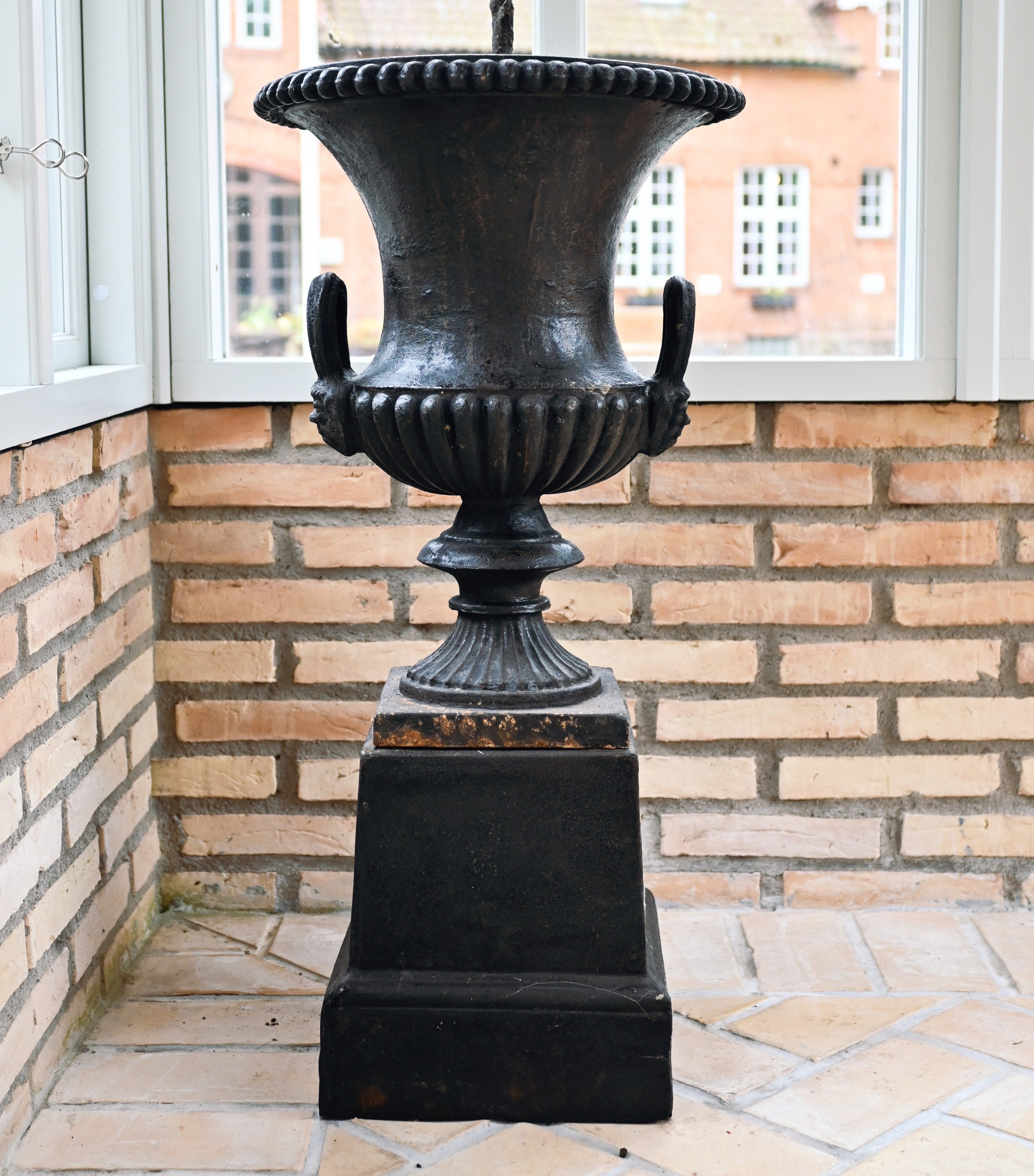 Dorchesterurna i gjutjärn