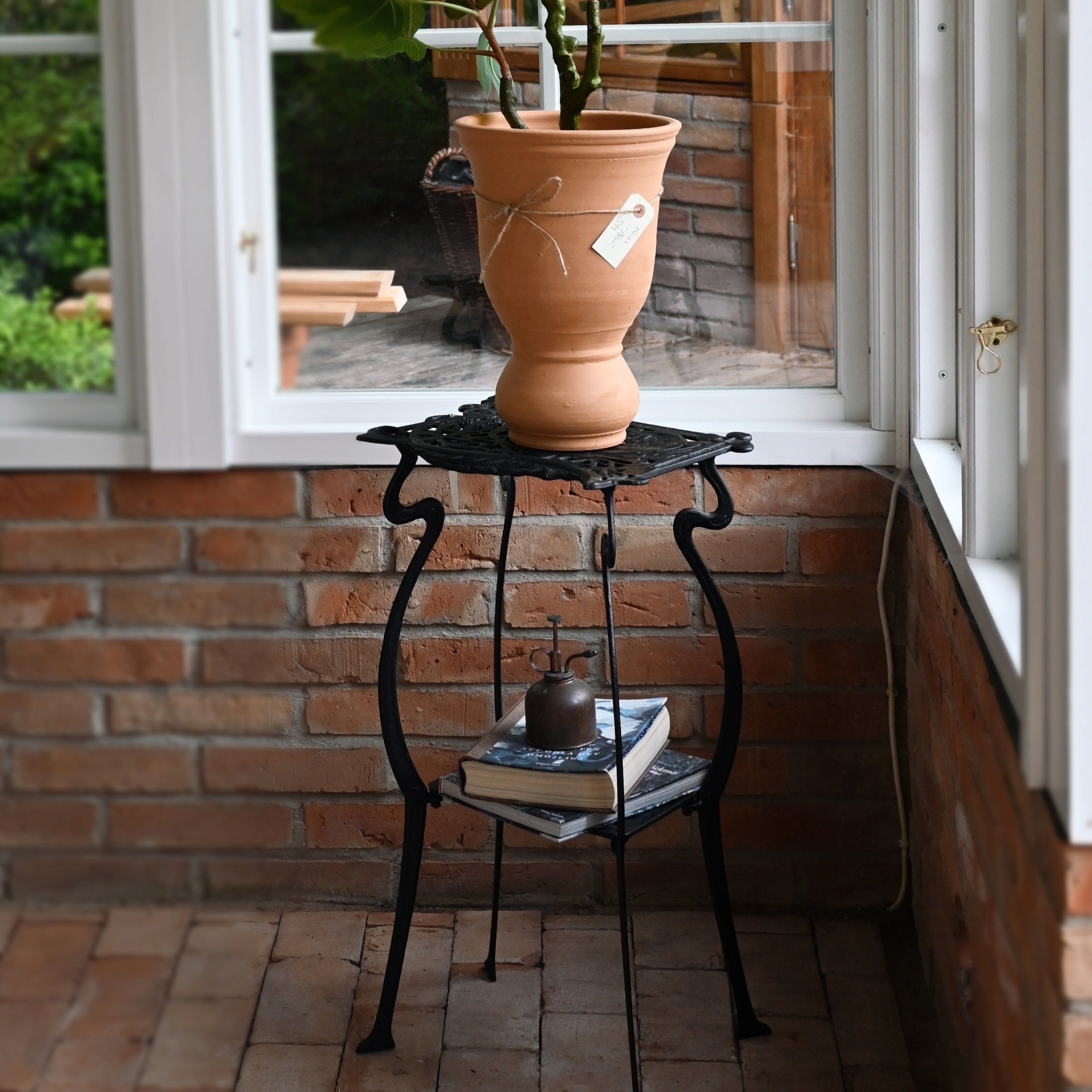 Gjutjärnsbord Desirée