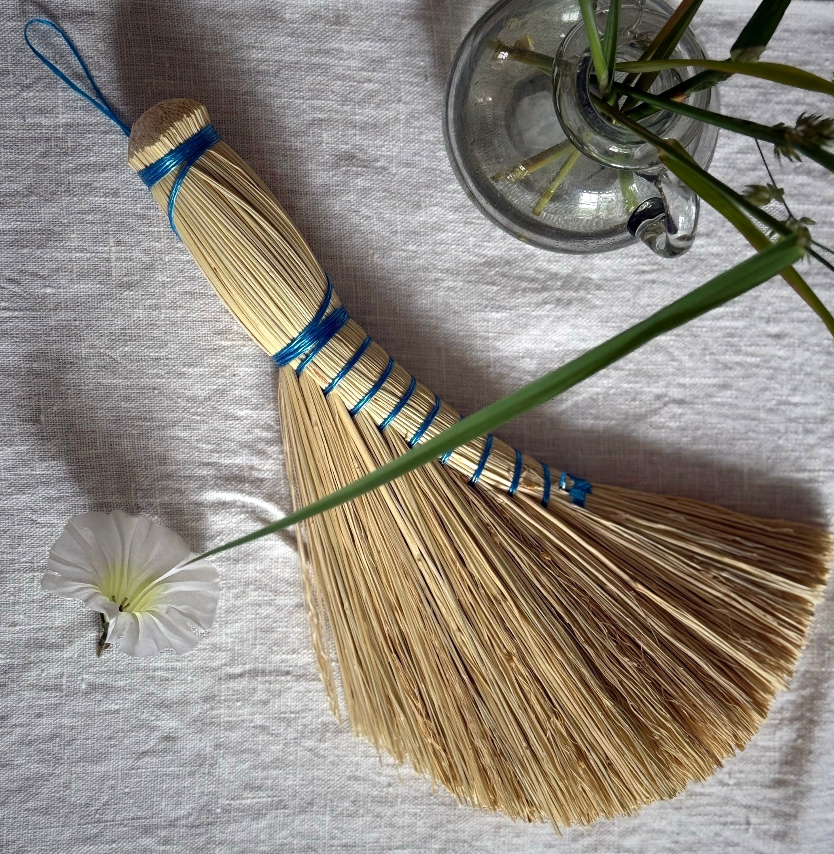 Handborste i risstrå