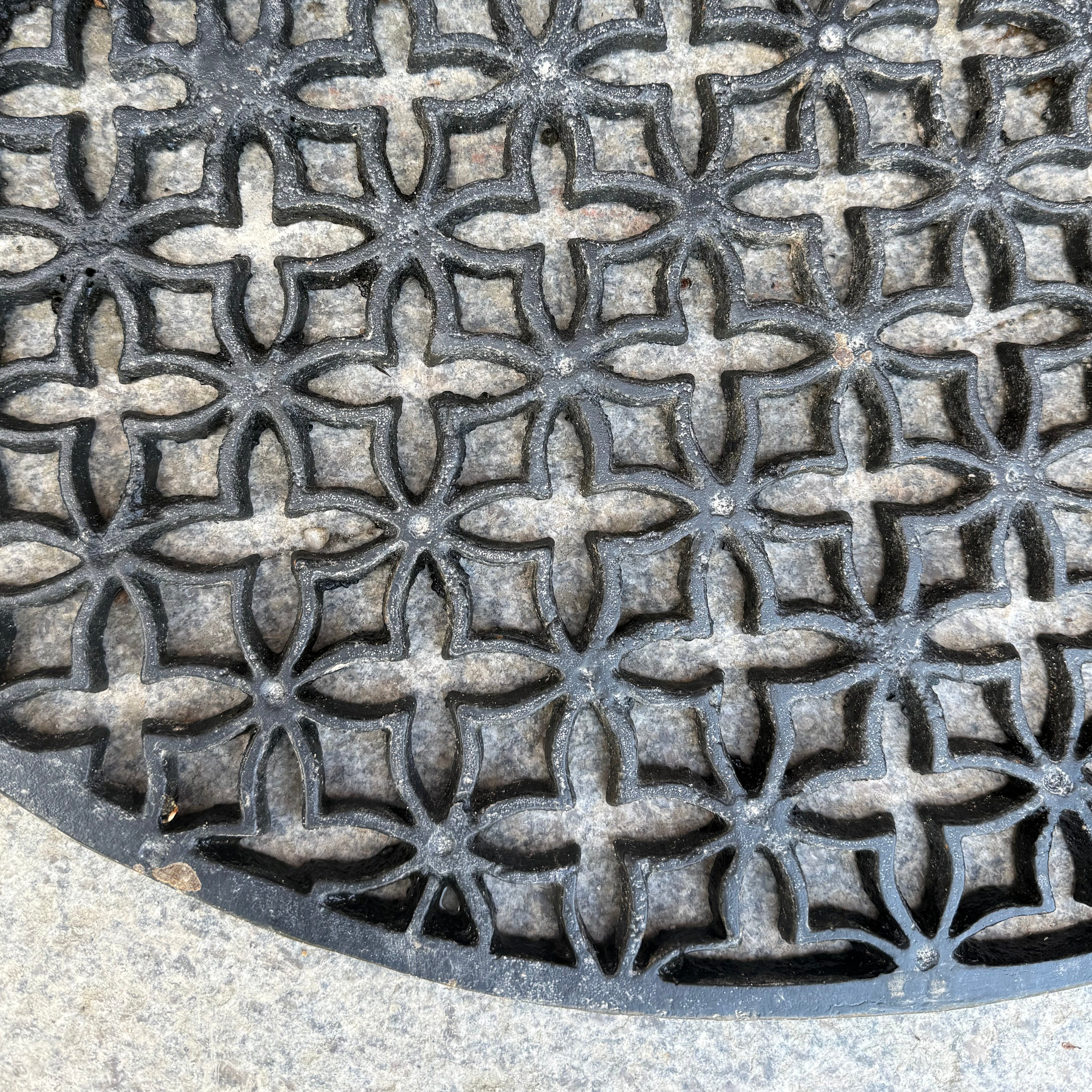 Fotskrapa gjutjärn halvmåne