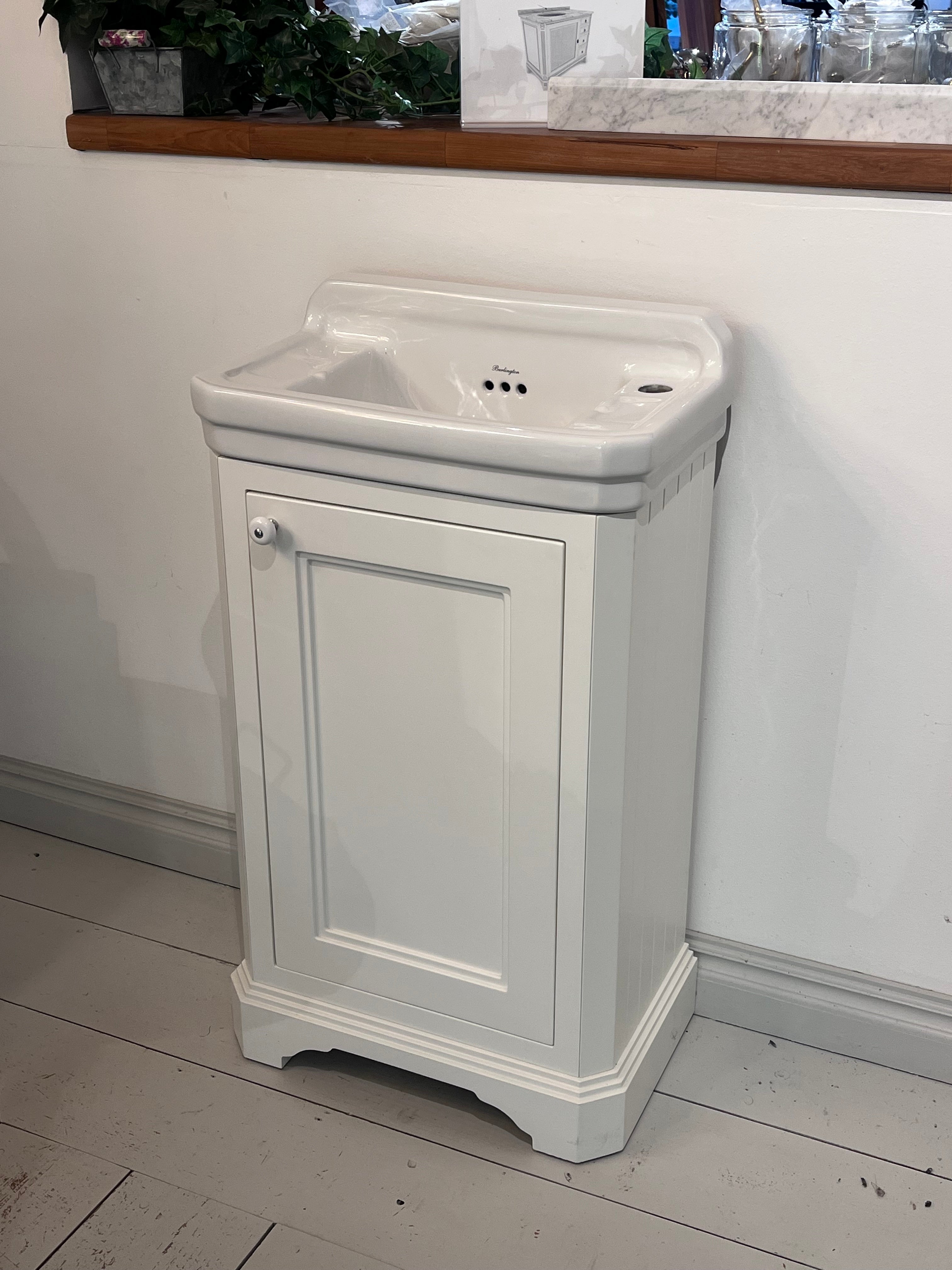 Liten kommod Burlington Edwardian vit (utställningsexemplar)