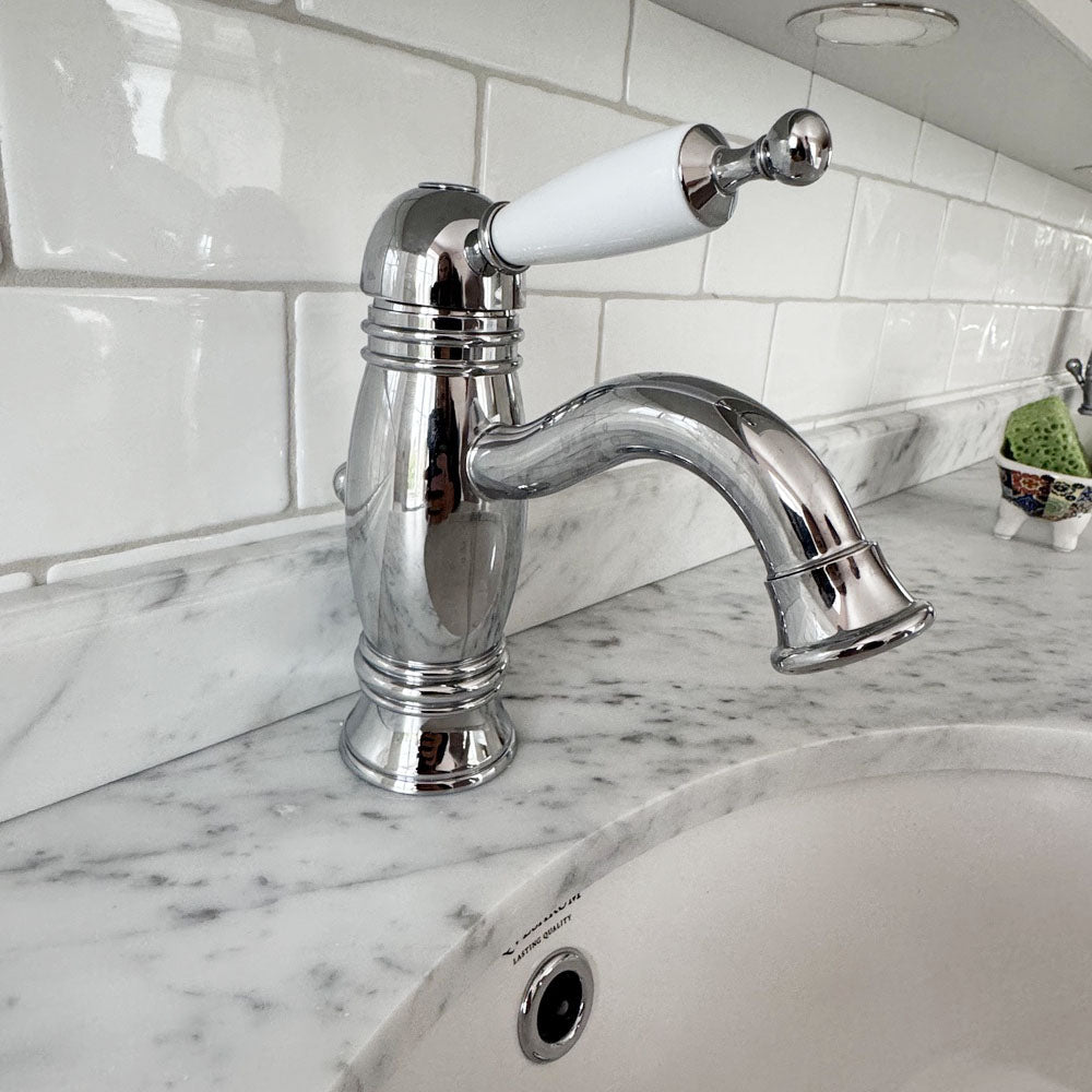 Oxford tvättställsblandare krom/vit