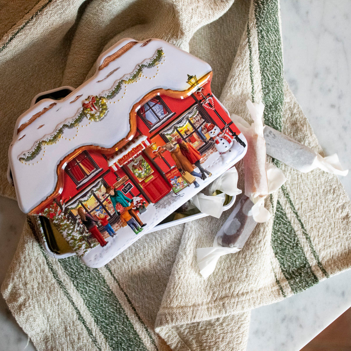 Blechdose für Weihnachtssüßigkeiten - Süßwarenladen