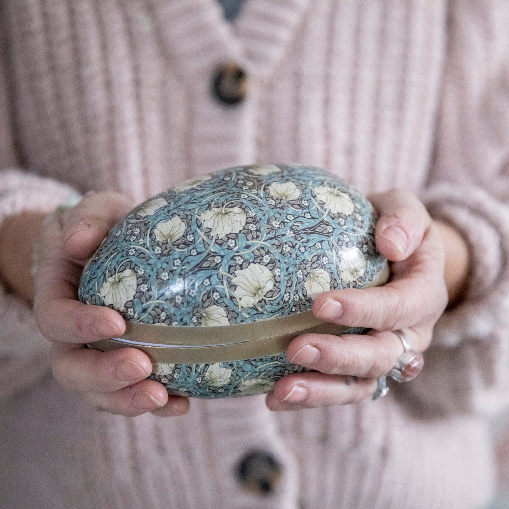 Påskägg med hemkokta kolor William Morris Pimpernel