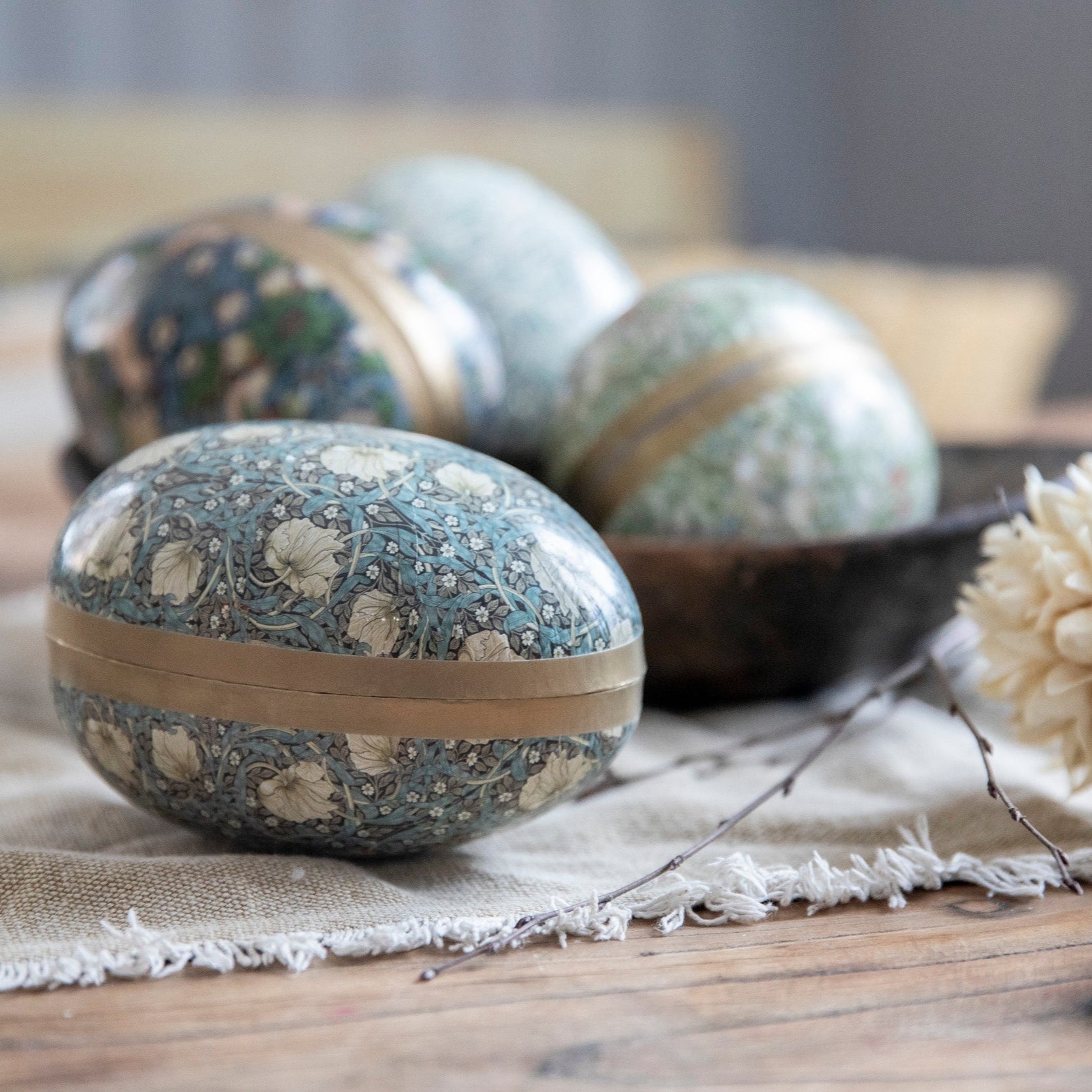 Påskägg med hemkokta kolor William Morris Pimpernel