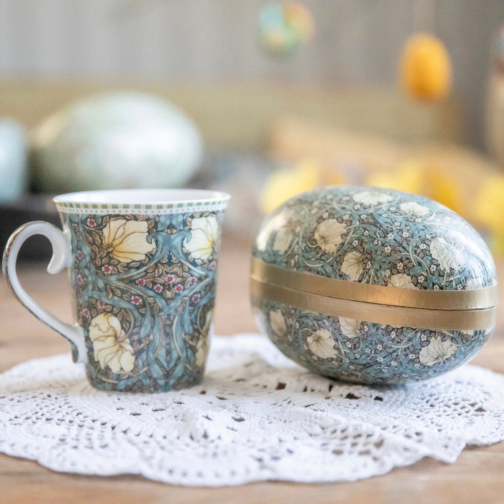 Påskägg med hemkokta kolor William Morris Pimpernel