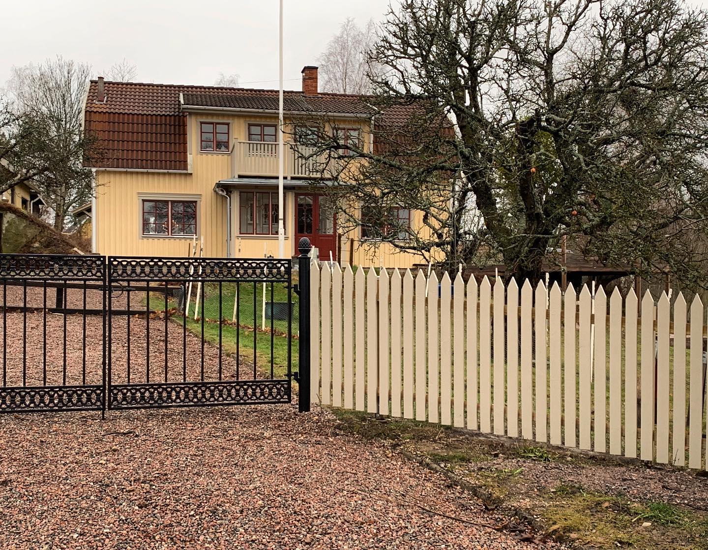 Bollerup enkelgrind med stolpar