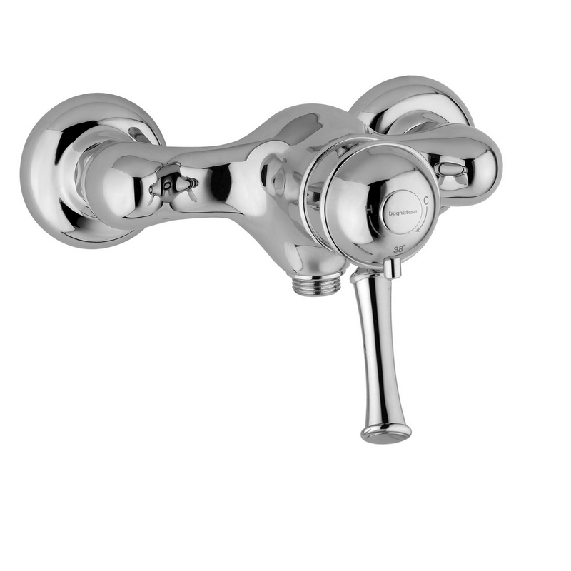 Denver duchblandare finns i en perfekt kombination av klassisk design och modern termostatfunktion som säkerställer konstant och bekväm duschtemperatur. Justera flödet enkelt med det robusta metallgreppet och temperaturinställningen med den främre ringen.