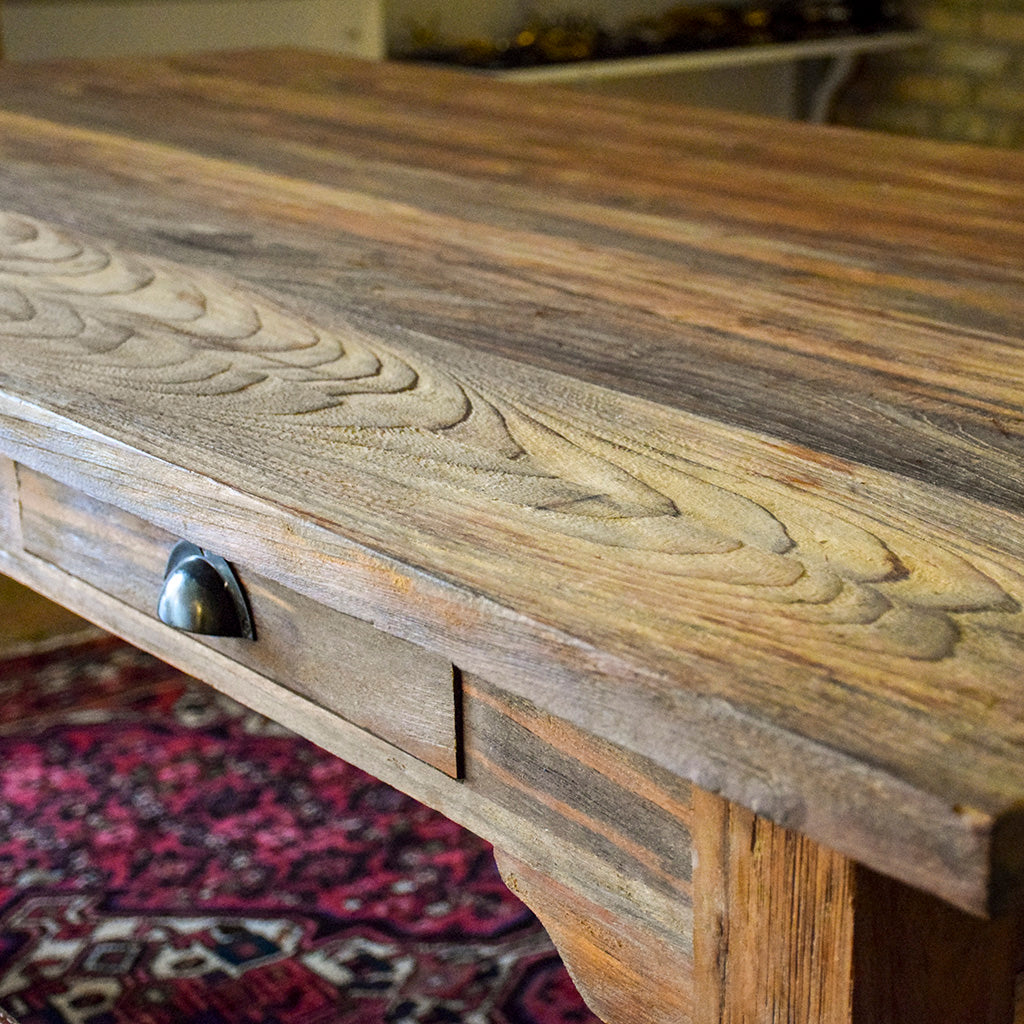 Matbord svarvade ben Elin