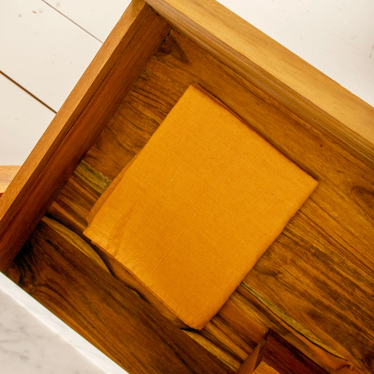 Kommod Adele i teak med marmorskiva