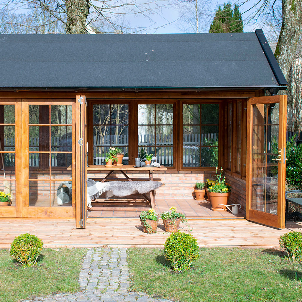 Måttanpassat vikdörrsparti i trä