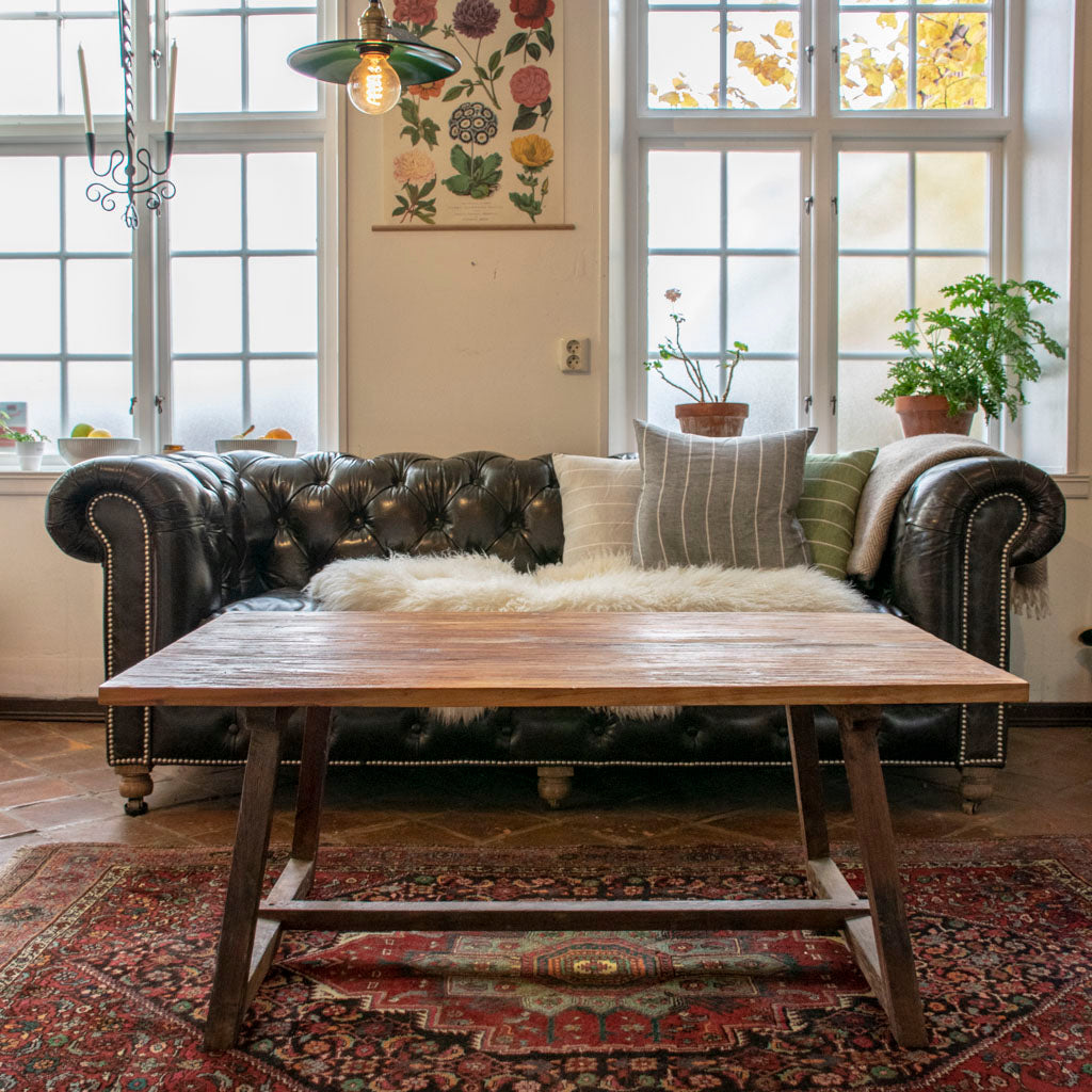 Ingrid Couchtisch aus Teakholz