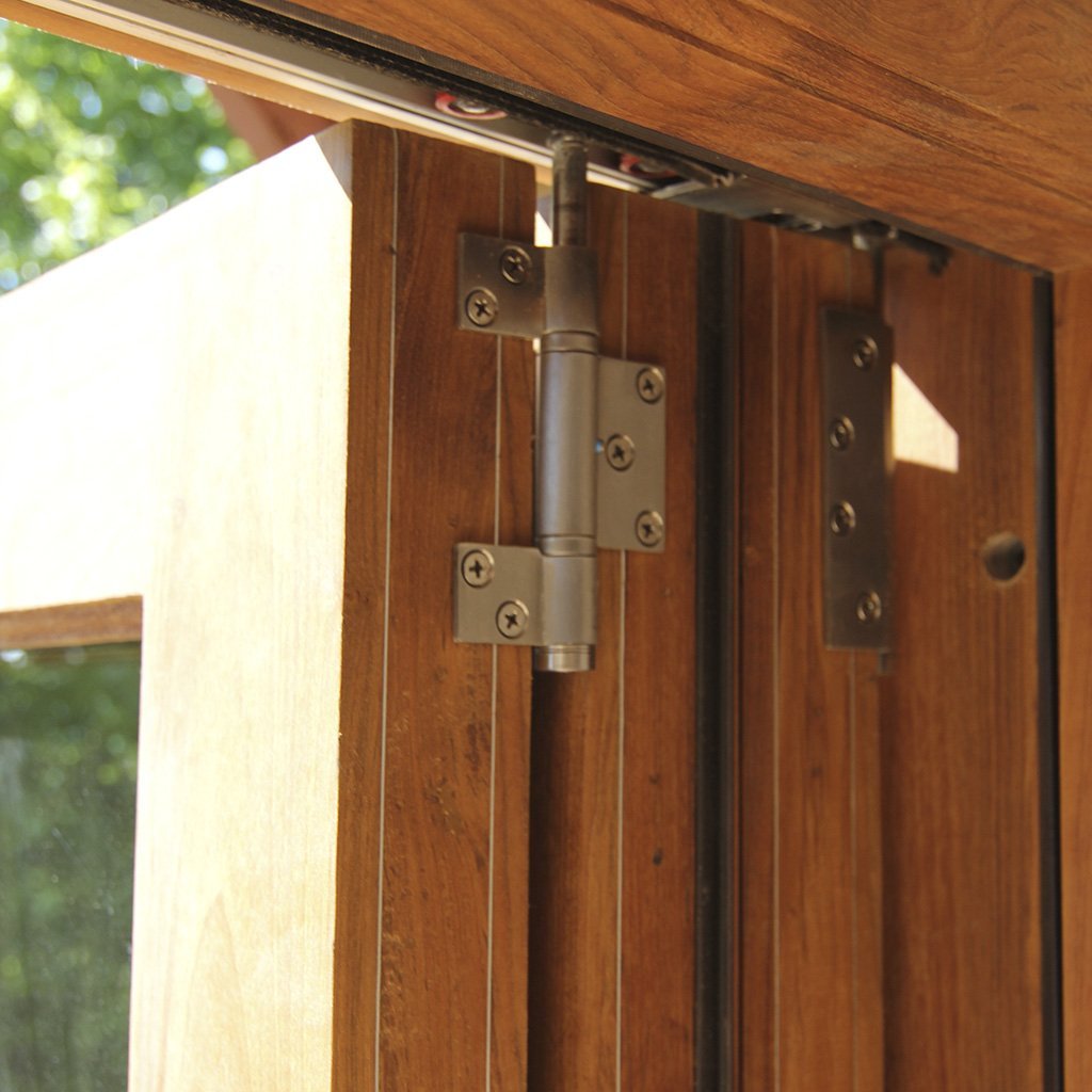 Måttanpassat vikdörrsparti i trä