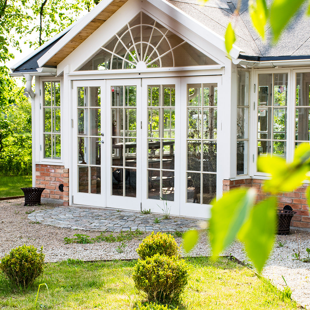 Måttanpassat vikdörrsparti i trä