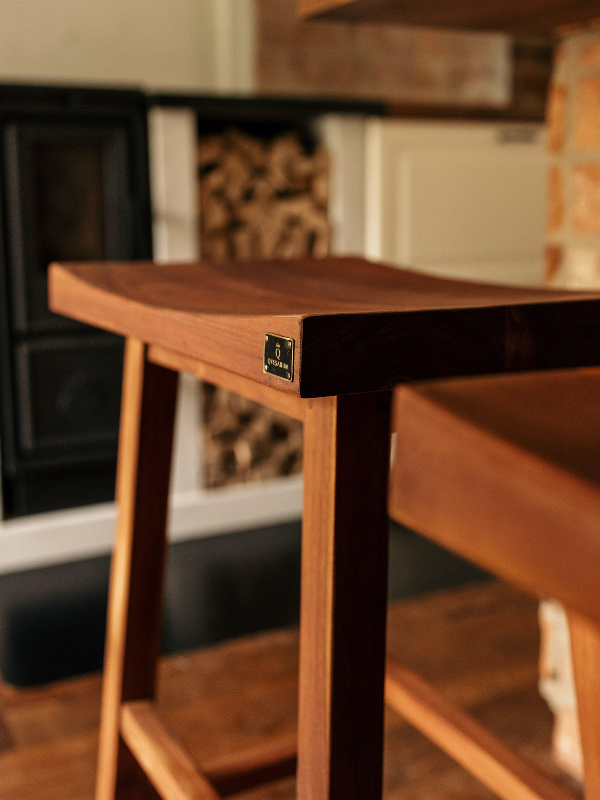 Barstol i FSC-teak med fotstöd och 65 cm sitthöjd - Adam