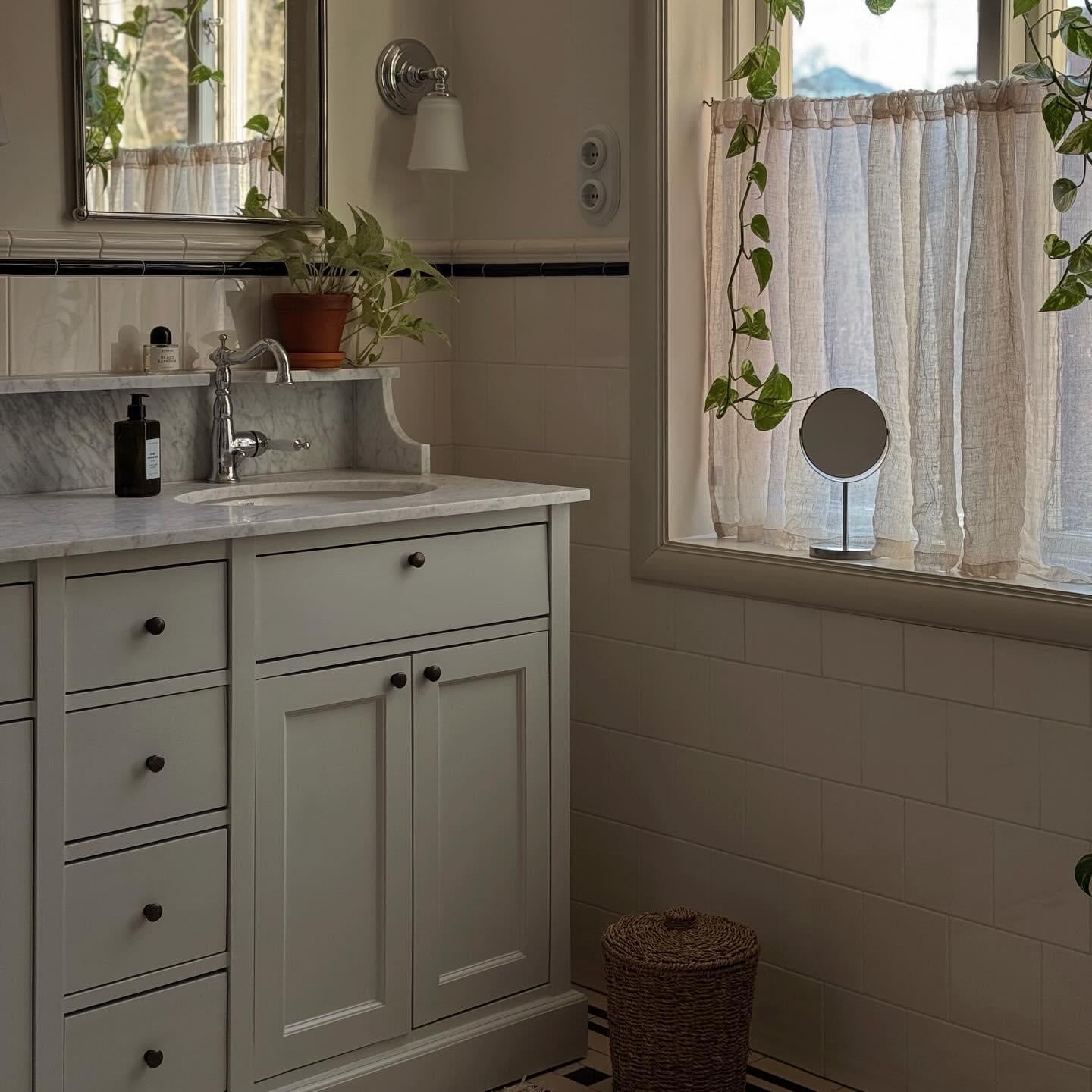 Dubbelkommod Agnes Stormy Grey