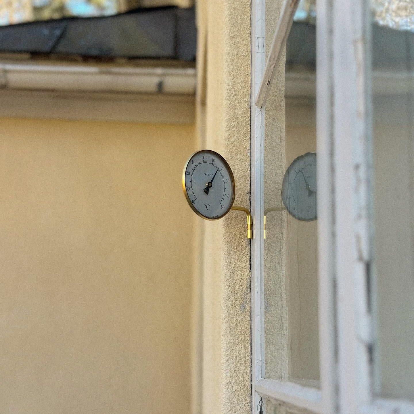 Rund termometer i mässing