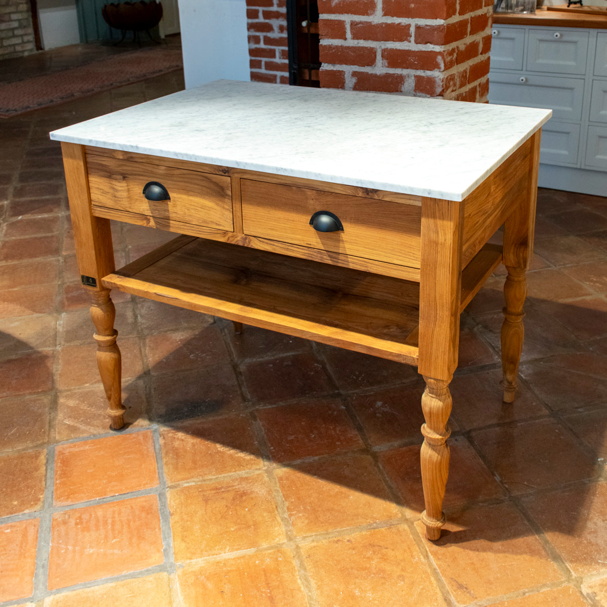 Köksö Edith i teak med marmorskiva