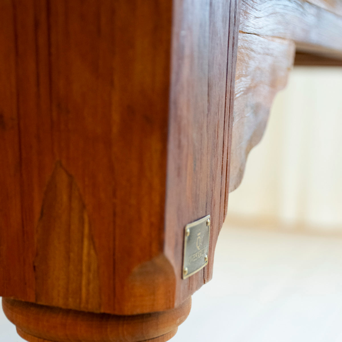 Matbord svarvade ben Elin