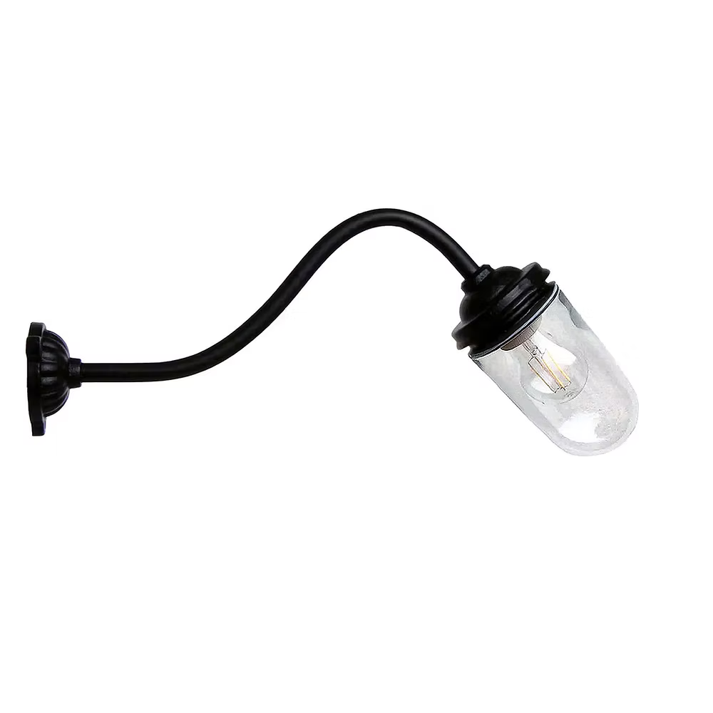 Glasbrukslykta 45 är en ytterlampa i gjutjärn