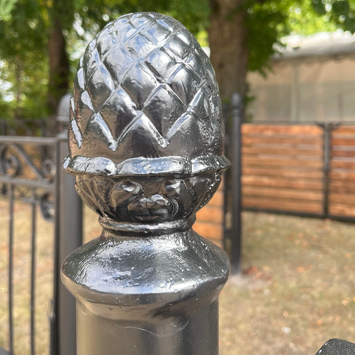 Valdemarsro smidesgrind enkel med stolpar (lagervara)