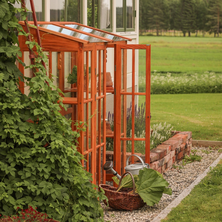 Väggväxthus i FSC-mahogny med glas och spröjs - Norrviken