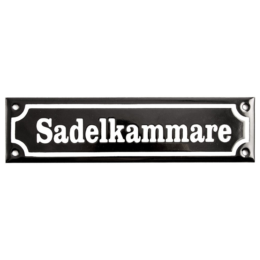 Emaljskylt Sadelkammare svart